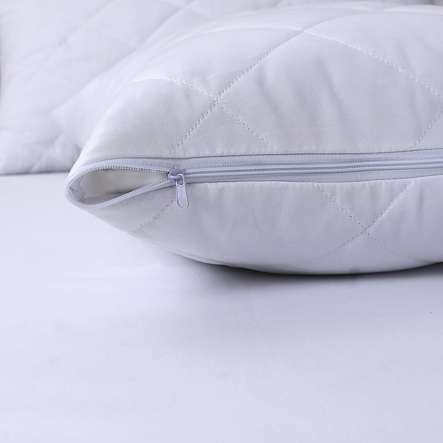 Complete Bed Bundle – 40cm Fitted Sheet, 10cm Mattress Topper, 2 Pillows & 2 Protectors